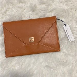 Dooney & Bourke clutch